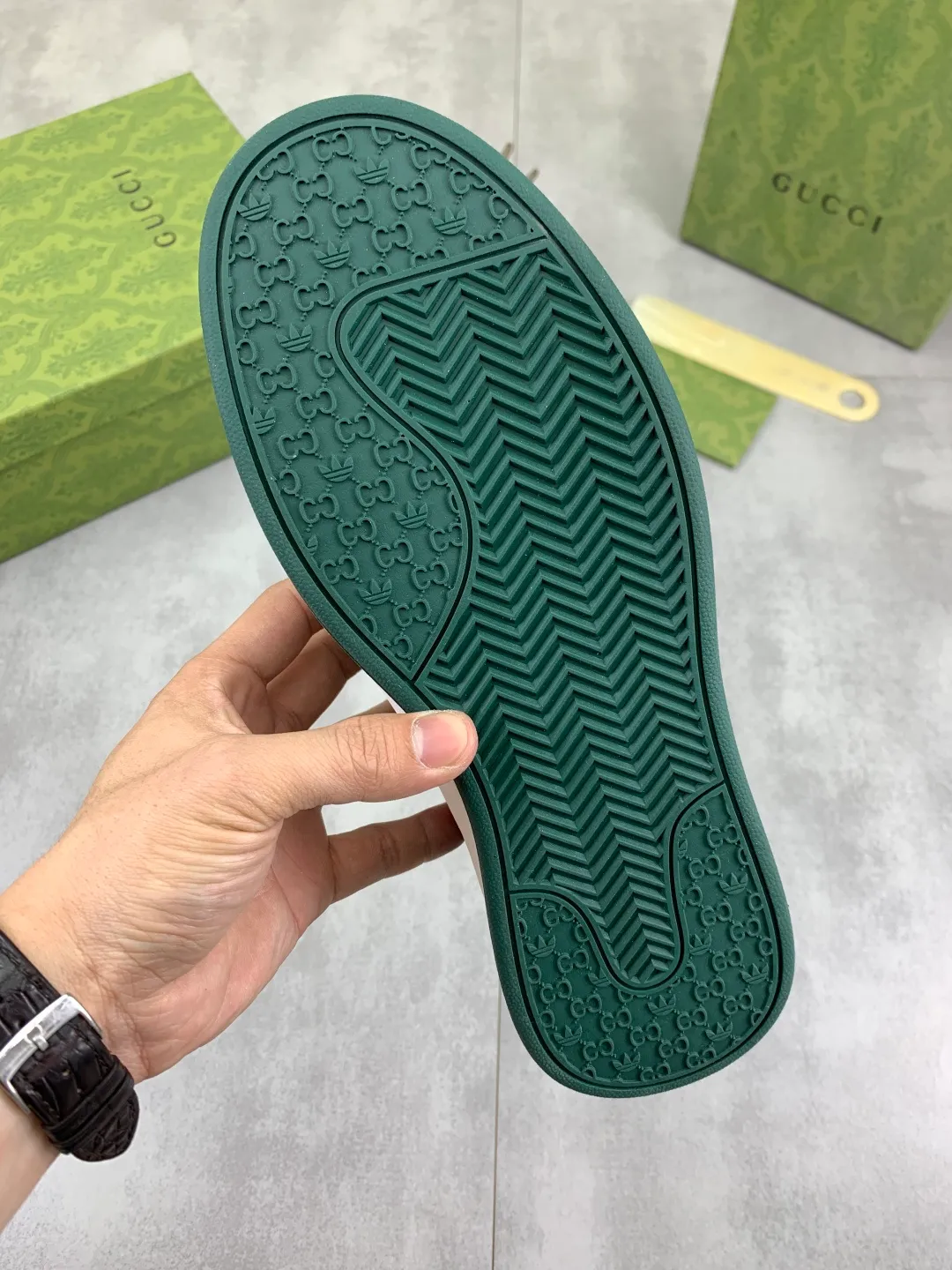 Men's shoes 💰P420💰 [New model] (GUCCI) official website's latest 🎁🎁casual and fashionable men's shoes 👟, hot style 💥 style is simple and elegant, exclusive for trendy men. Unique official website's latest brand double G elements 👑Original Gucci decoration, fashionable and generous, the fabric is original frosted calfskin ✅Fully imported first-layer pigskin lining, the official website specifies wear-resistant, lightweight original rubber casual outsole, the classic model is taken in kind at the counter🎬38-44 (45 46 customized) 3️⃣ colors available